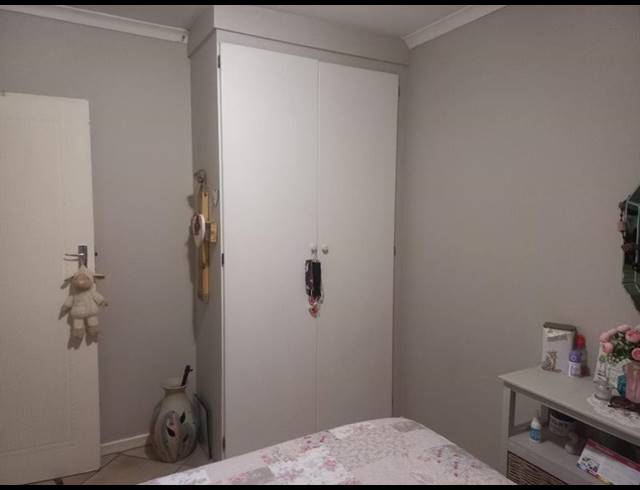 2 BEDROOM TOWNHOUSE FOR SALE IN ROOIHUISKRAAL